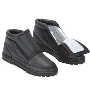 Water resistant, insulated boots